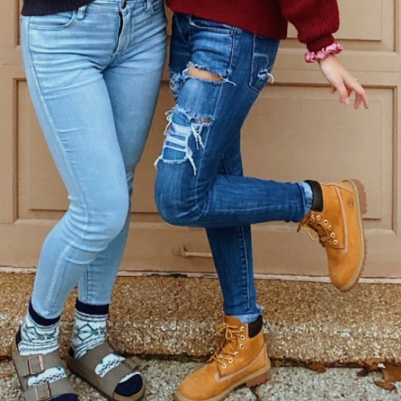 american eagle ripped jeans - Picture 4 of 4